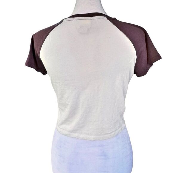 GUESS Originals Hannah Raglan Cropped Short Sleeve Baby Graphic T-Shirt. Small. - Picture 4 of 10